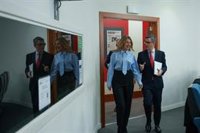 Díaz acometerá una subida "relevante" del SMI si finalmente tributa en el IRPF, como piden CCOO y UGT