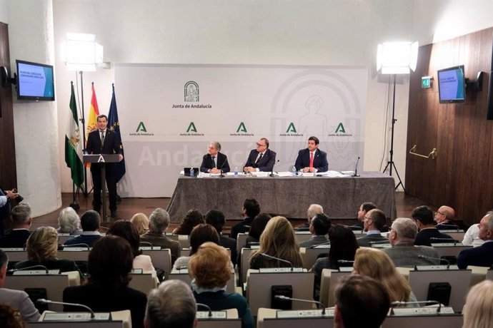 La Junta destaca el papel del Consejo de Comunidades Andaluzas como "espacio de encuentro y colaboración".