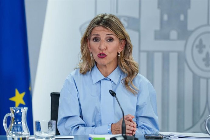 La vicepresidenta segunda y ministra de Trabajo y Economía Social, Yolanda Díaz, durante la rueda de prensa tras el Consejo de Ministros de este 25 de noviembre