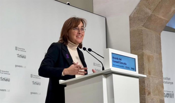 La portavoz y consellera de Territorio de la Generalitat, Sílvia Paneque, en rueda de prensa.