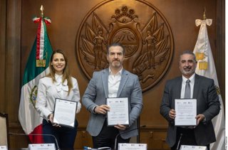 Monterrey y UDEM firman un convenio para sumar talento estudiantil y becar a servidores públicos en posgrados