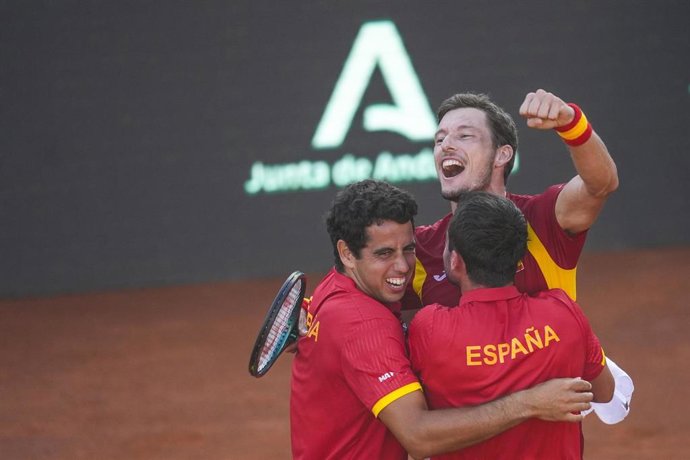 Archivo - Pablo Carreño, Jaume Munar y Pedro Martínez celebran la victoria en la eliminatoria ante Dinamarca de la Copa Davis 2025