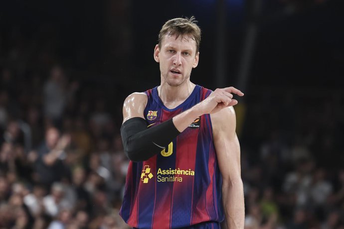 Jan Vesely of FC Barcelona looks on during the EuroLeague Regular Season Round 11 match played between FC Barcelona and Virtus Bologna at Palau Blaugrana on November 14, 2025 in Barcelona, Spain.