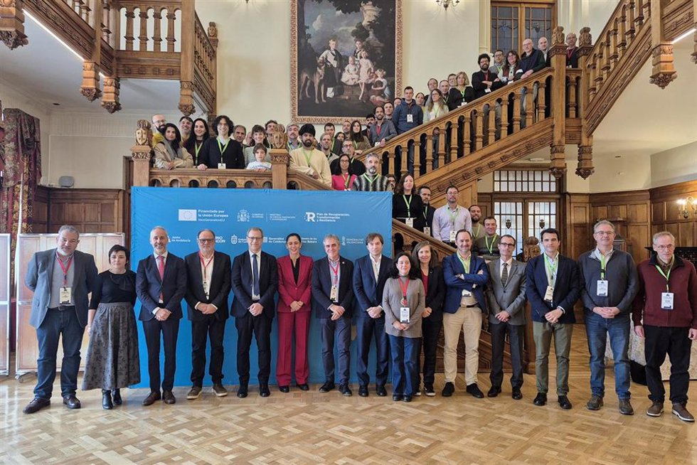 El consejero de Educación, Formación Profesional y Universidades, Sergio Silva, asiste a la reunión final del Plan Complementario de Astrofísica y Altas Energías.