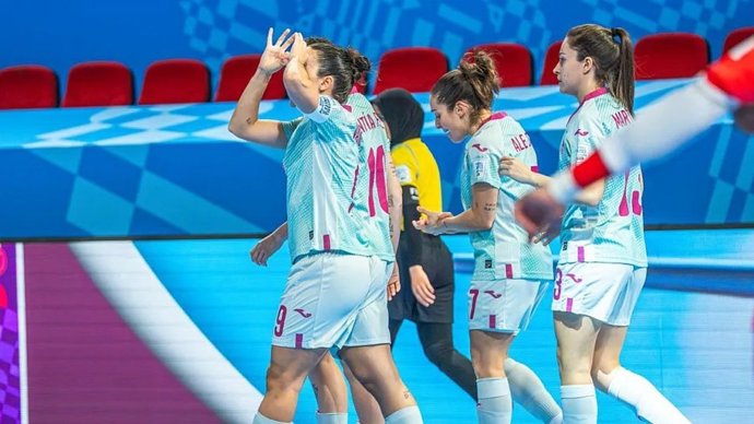 Las jugadoras de la selección celebran uno de sus goles ante Colombia en el Mundial de Fútbol Sala 2025