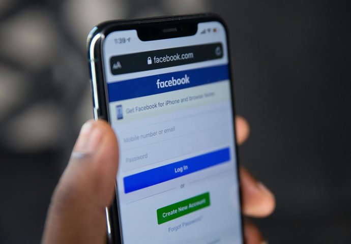 Archivo - Arquivo - Aplicativo do Facebook em um iPhone