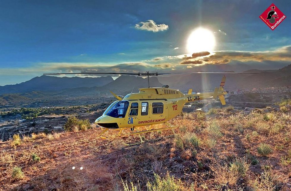 Archivo - Imagen de un helicóptero de los bomberos de la Diputación de Alicante