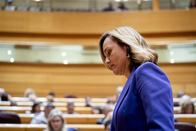 La ministra de Educación, Formación Profesional y Deportes, Pilar Alegría, durante una sesión plenaria, a 4 de noviembre de 2025, en Madrid (España). 