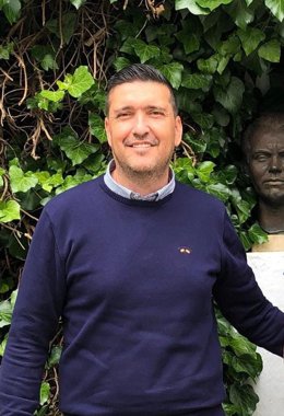 El poeta Ramón Martínez