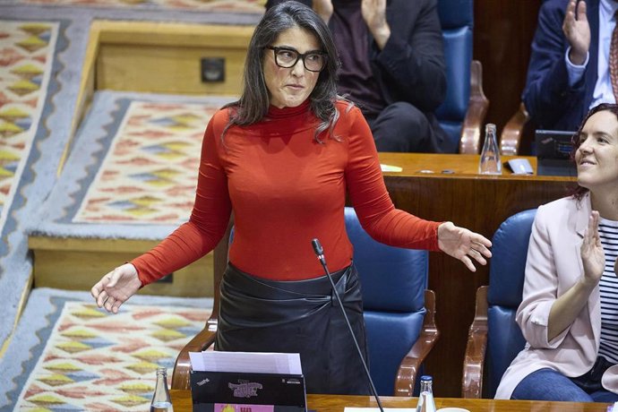 La portavoz de Más Madrid en la Asamblea de Madrid, Manuela Bergerot, interviene durante un pleno de la Asamblea de Madrid, a 20 de noviembre de 2025, en Madrid (España). Foto de archivo.