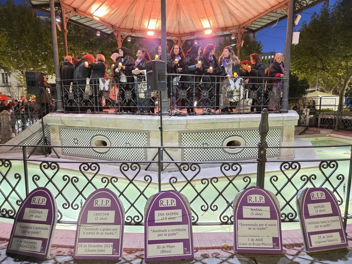 Cientos de personas salen a las calles de ciudades extremeñas para recordar a las víctimas de violencia de género