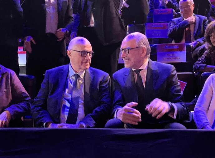 El presidente de Banco Sabadell, Josep Oliu, y el presidente del Consejo de Administración de Areas, Pedro Fontana.