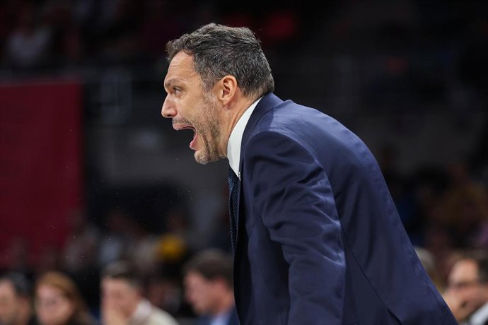 Archivo - Paolo Galbiati, entrenador del Baskonia.
