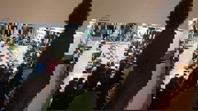 Estudiantes se encierran en la Facultad de Bellas Artes de la UCM horas antes de comenzar la huelga universitaria