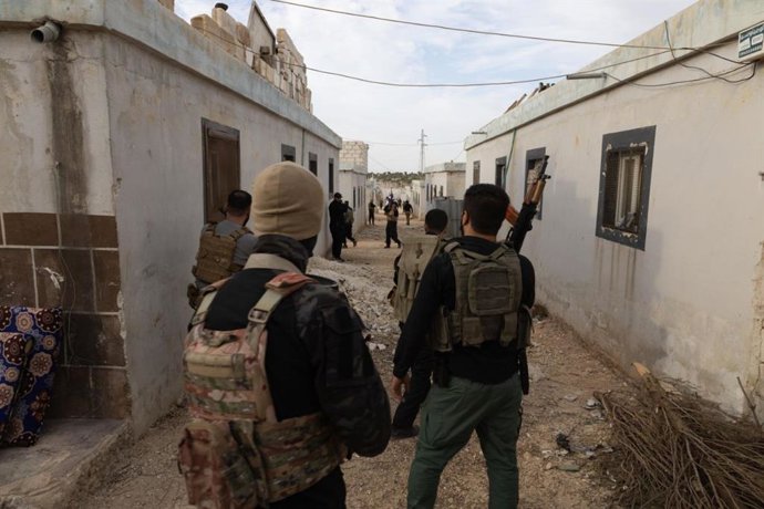 Equipe das Forças de Segurança Interna da província de Aleppo durante uma operação contra uma célula do Estado Islâmico na região de Afrin.