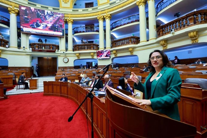 Ministra de Comercio Exterior y Turismo, Teresa Mera, sustenta ante el pleno del Congreso su Presupuesto Institucional de Apertura para el 2026.