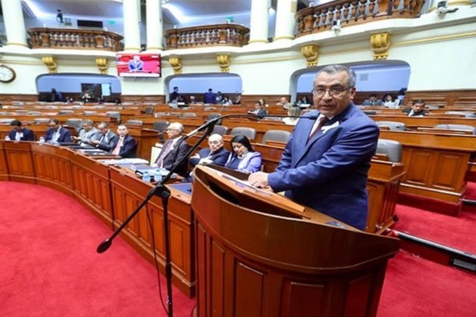 Ministro de Transportes y Comunicaciones, Aldo Prieto.