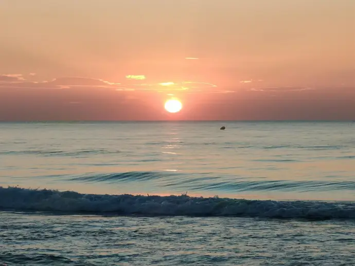 Amanecer en la playa de Canet d'en Berenguer (Valencia)