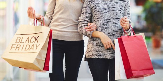 Astillero y Guarizo activan su Black Friday con decenas de comercios participantes y acciones especiales