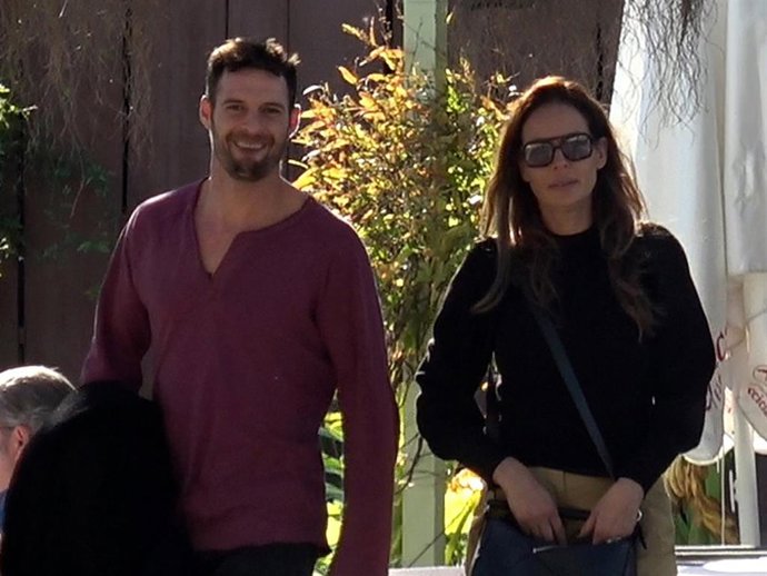 Nacho y Eva González en un restaurante de Sevilla