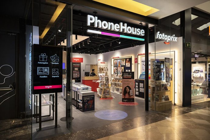 Archivo - Una tienda de Phone House