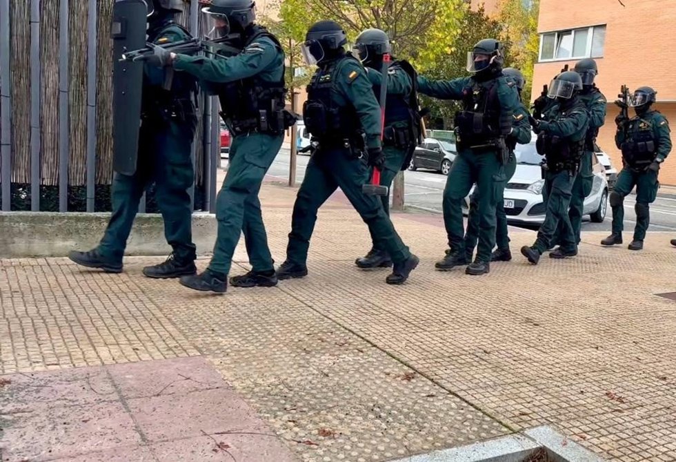 Operativo para el registro del domicilio del detenido.