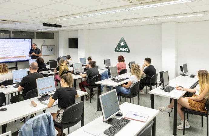 Sube un 10% la demanda empresarial de formación en salud mental para empleados, según Adams