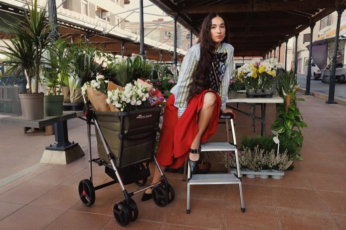 El carro Rolser se integra en la vida urbana como una herramienta de cambio