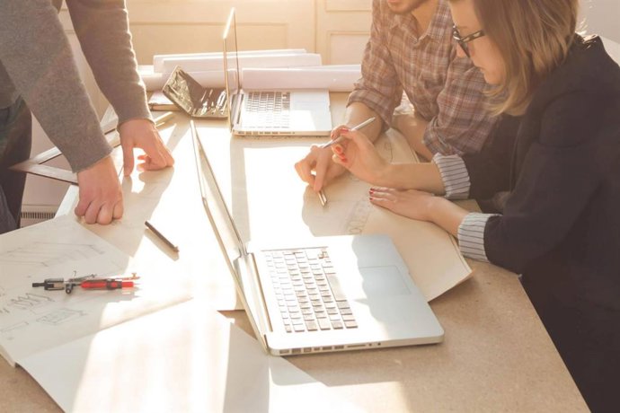 AdelantTa analiza el impacto de la nueva Directiva Europea de igualdad retributiva en las empresas