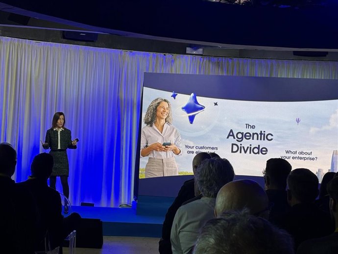 La vicepresidenta de Salesforce, Dayana Peraza, durante su intervención.