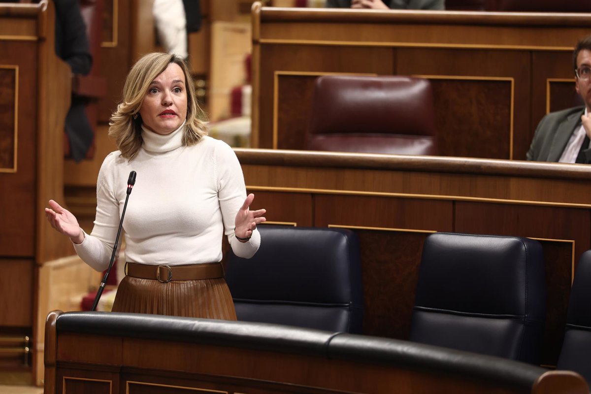 PP afea a Alegría que  anteponga  el cargo de portavoz al de Educación y la ministra les reprocha su  catastrofismo 