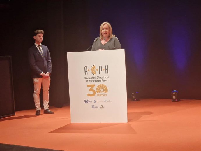 La viceconsejera de Agricultura, Pesca, Agua y Desarrollo Rural, Consolación Vera, en la jornada del 30 aniversario de la Asociación de Citricultores de la Provincia de Huelva.