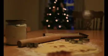 Con un cartón de huevos puedes crear un pino de Navidad precioso para decorar tu centro de mesa