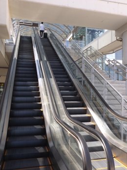Renfe inicia la modernización de las escaleras mecánicas de la estación Aeropuerto de la C1 núcleo de Málaga.