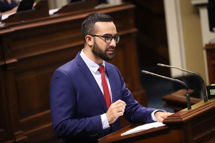 Archivo - El diputado de la Agrupación Herreña Independiente (AHI), Raúl Acosta