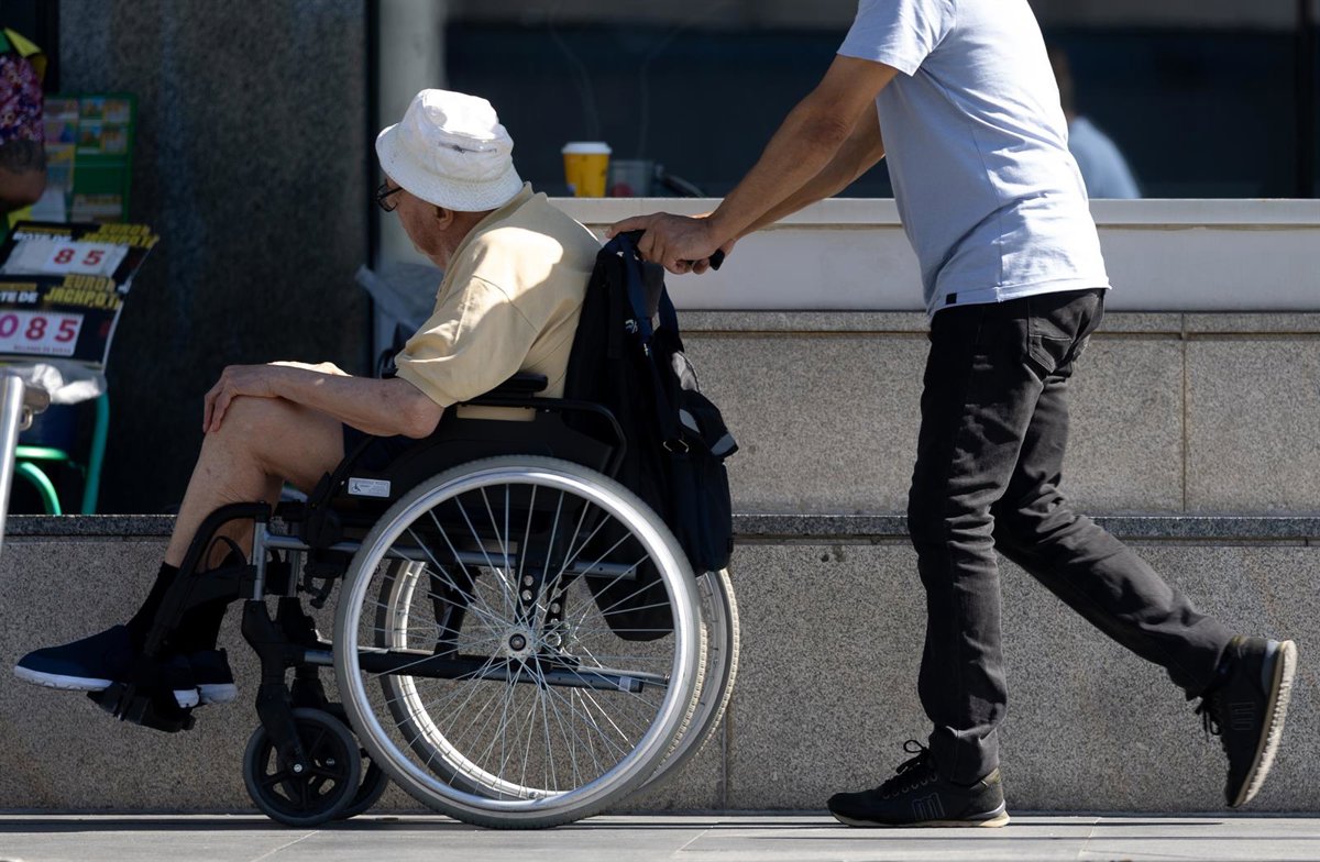 Una persona muere en España cada 18 minutos en lista de espera de dependencia, según Directores de Servicios Sociales