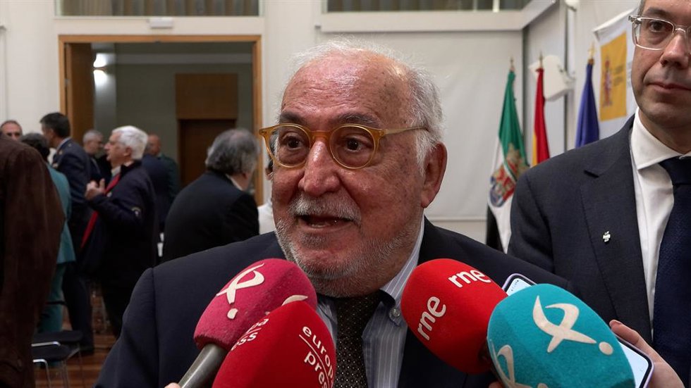 La DGT advierte que "no va a haber prórroga" con las balizas obligatorias desde