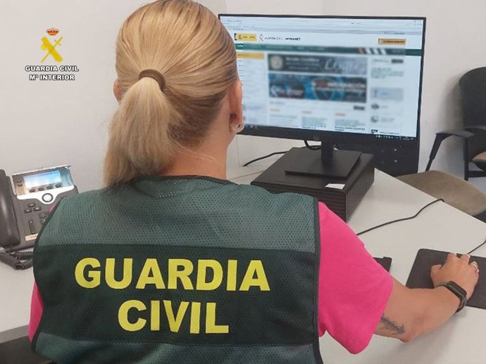 Archivo - Agente de la Guardia Civil