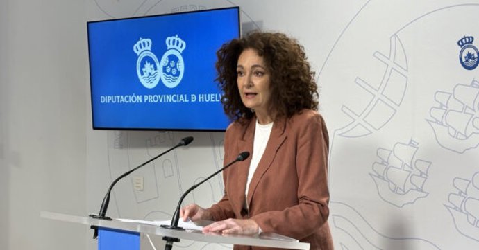 La diputada provincial por el PSOE de Huelva y alcaldesa de Gibraleón, Lourdes Martín.