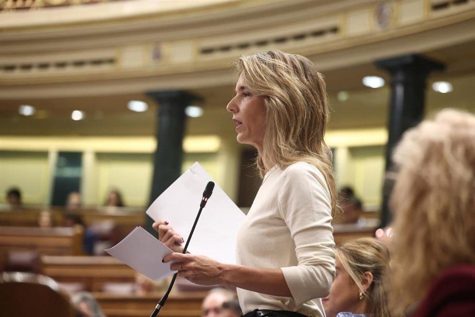 La diputada del PP Cayetana Álvarez de Toledo, interviene durante una sesión de control al Gobierno, en el Congreso de los Diputados, a 19 de noviembre de 2025, en Madrid (España).