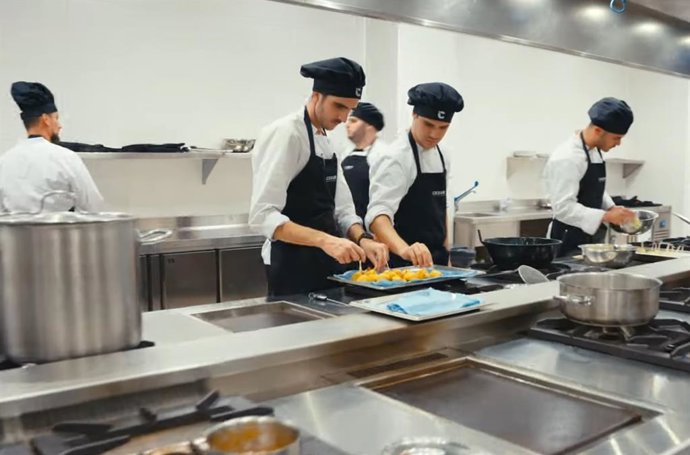 Un fotograma de un vídeo de la anterior edición de la campaña 'Málaga te hace grande'.