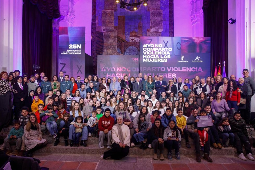 Acto institucional del 25N en Molina de Aragón