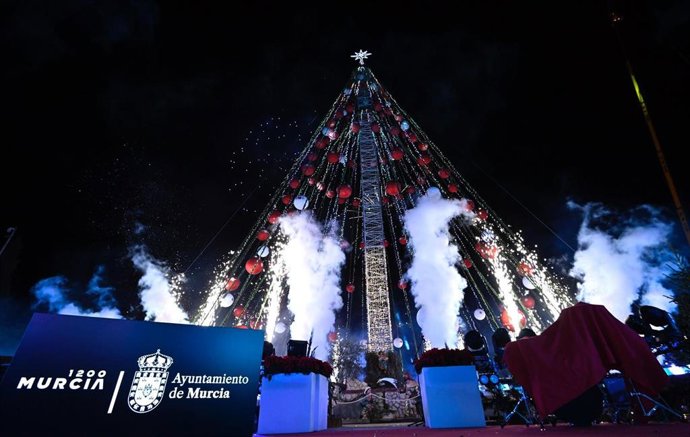 Archivo - Encendido del Gran Arbol de Navidad de Murcia de 2024