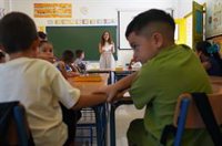 Sumar presenta una ley de bajada de ratios "más ambiciosa" que la de Educación: Máximo de 20 alumnos en Primaria y ESO