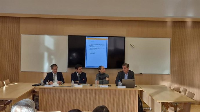 Jornada en el ICADE sobre El marco jurídico de la red eléctrica ante la transición energética