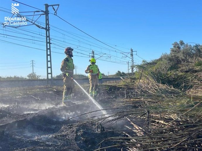 Incendi de vegetació a Almenara