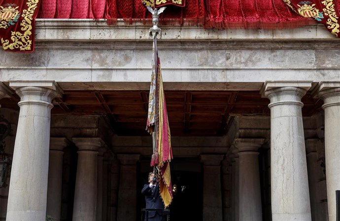 Archivo - Salida de la Real Senyera durante los actos por la festividad del 9 d’ Octubre,
