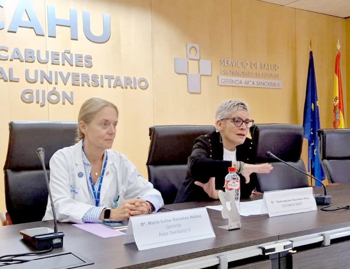 La consejera de Salud del Principado de Asturias, Concepción Saavedra, en el reconocimiento a los galardonados con los Premios TOP 20, en el Hospital de Cabueñes (Gijón).