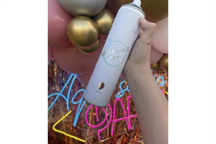 Un acabado impecable en globos con el brillo spray profesional de Guirnaldasdeglobos.com