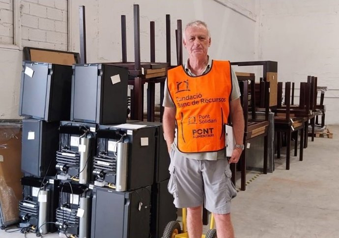 Proyecto colaborativo para la recuperación de mobiliario en desuso de hoteles.